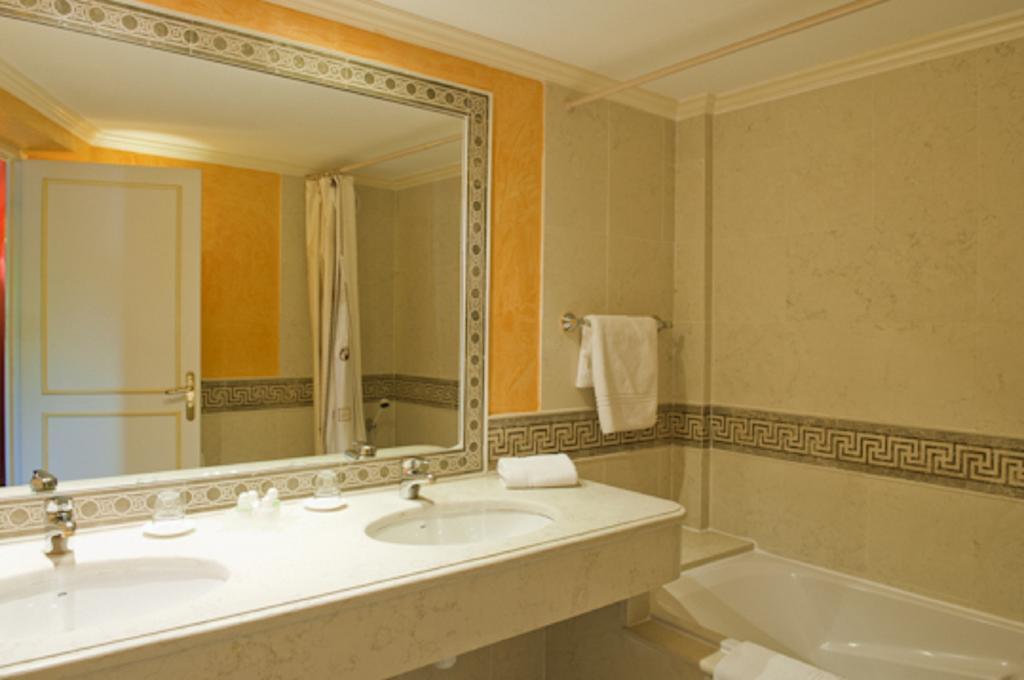 Hotel Restaurant Palais Cardinal 圣艾米隆 客房 照片
